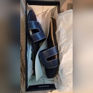 Women's size 8 Crown & Ivy flats